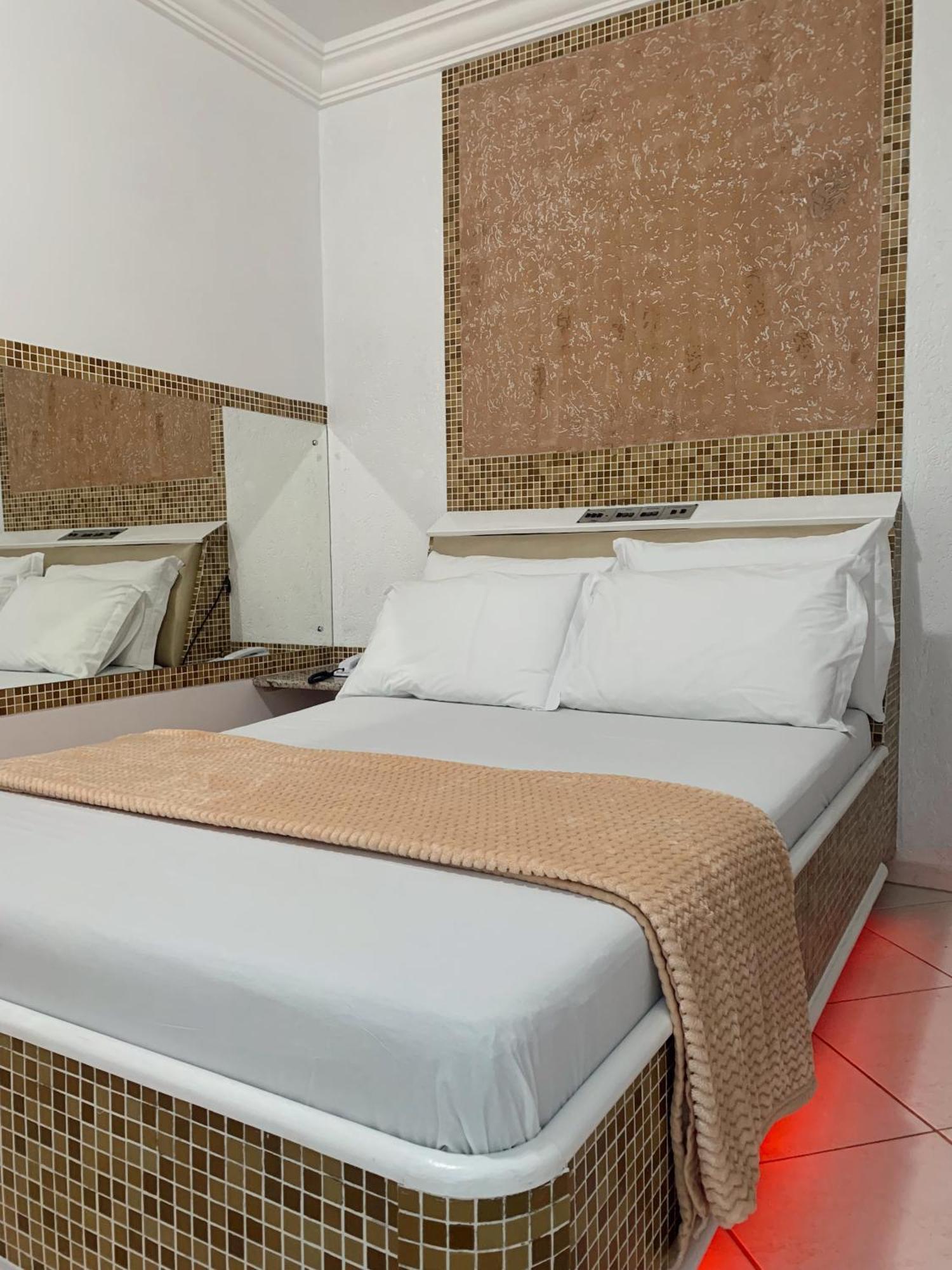 Hotel del amor Lemonte *